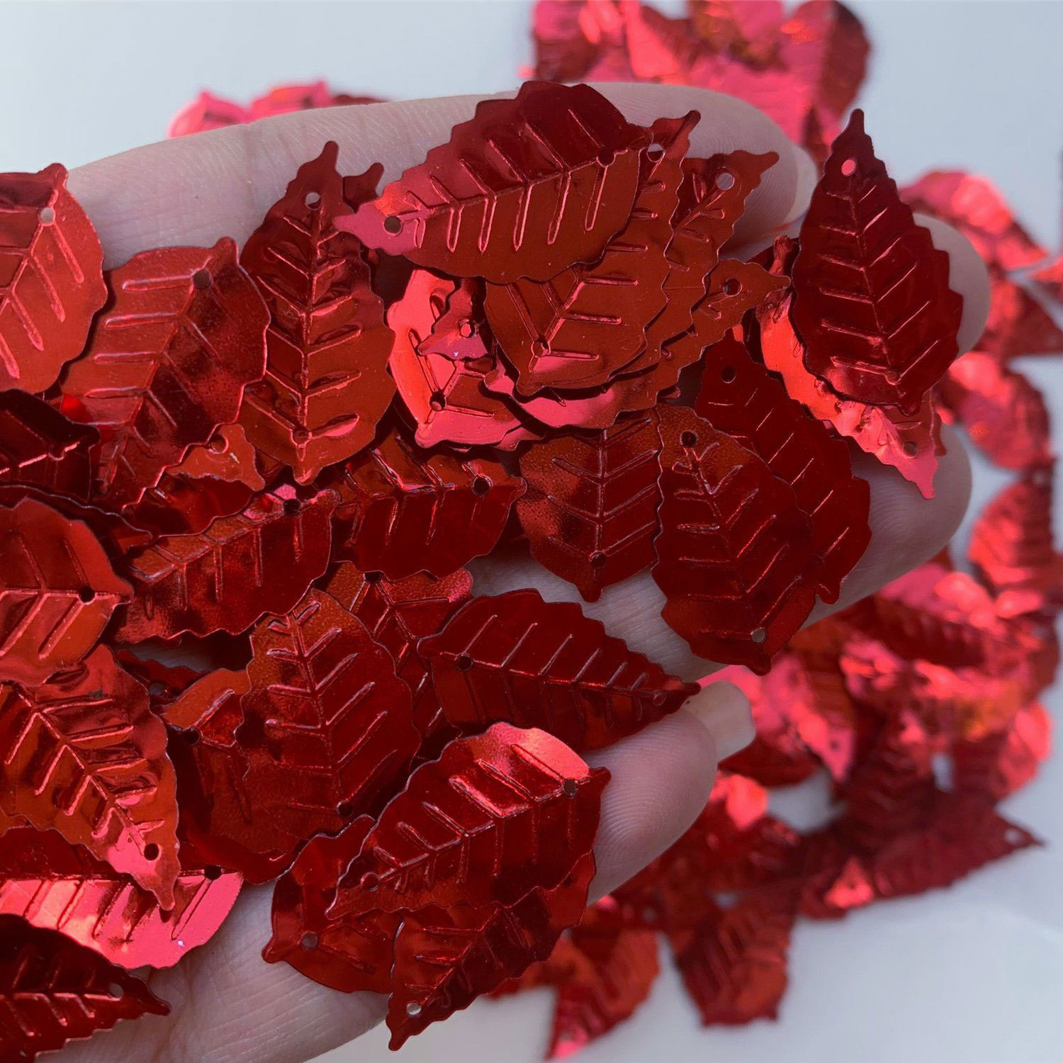 16mm 25mm PVC Leaf Sequins Loo - огляд і ціна Art Craft Cup